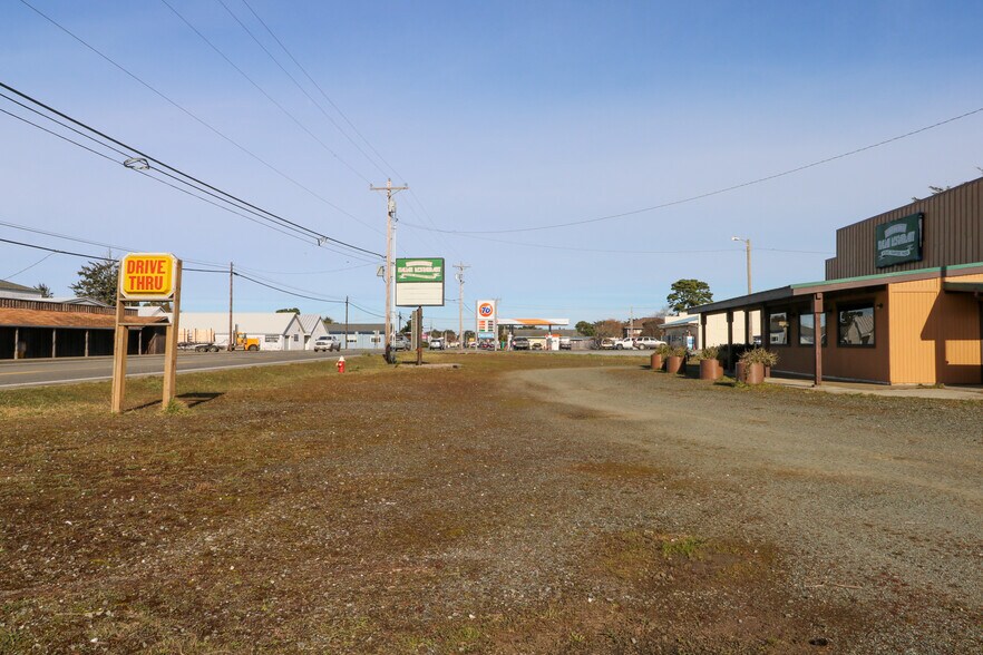 More Photos Of 1455 Oregon, Bandon Restaurant For Sale