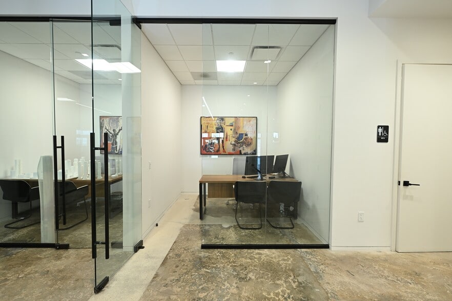 More Photos Of 2319 N Miami Ave, Miami Office For Lease
