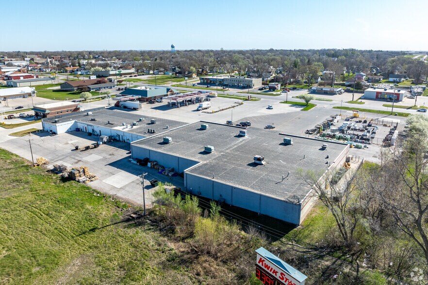 More Photos Of 401-509 1st Ave, Perry Storefront For Sale