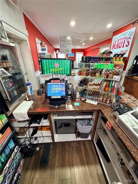 More Photos Of 201 S Highway 63, Freeburg Convenience Store For Sale