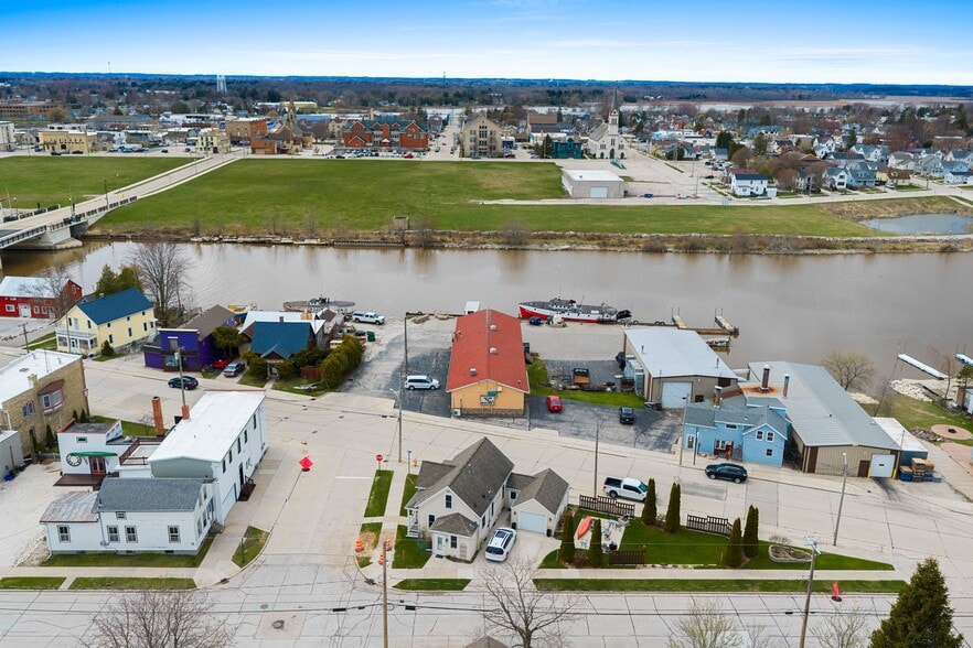 More Photos Of 1204 18th St, Two Rivers Bar For Sale