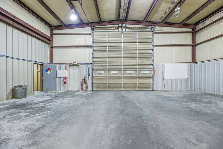 More Photos Of 654 W 138th St, Glenpool Industrial For Lease