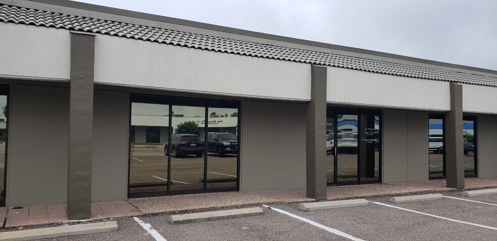 More Photos Of 4639 Corona Dr, Corpus Christi Showroom For Lease