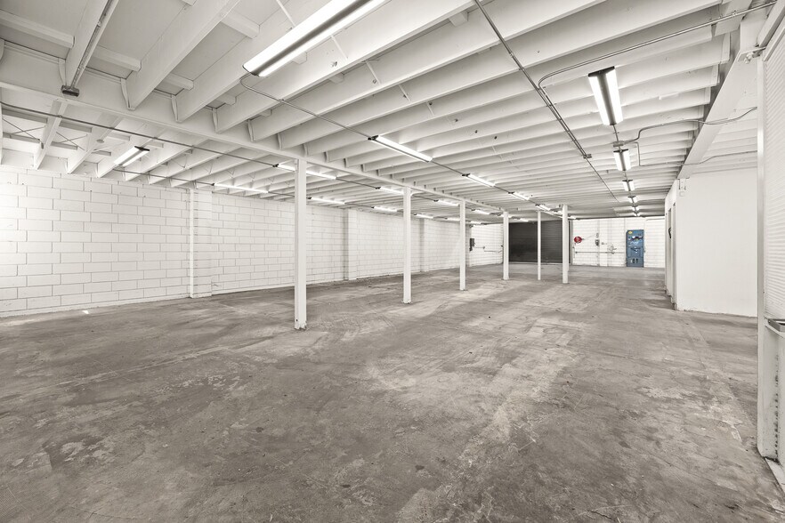 More Photos Of 2702 Saint Louis Ave, Signal Hill Warehouse For Lease