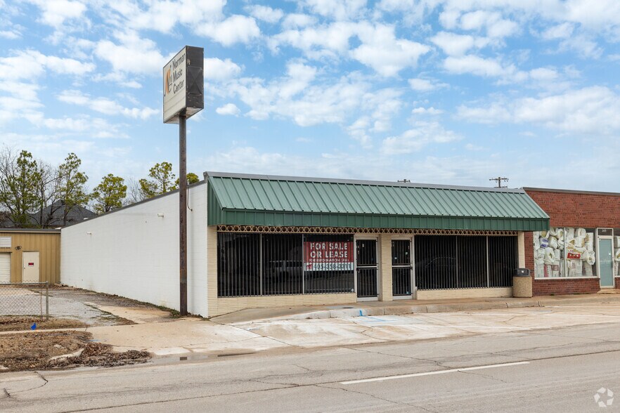 Primary Photo Of 317 W Gray St, Norman Storefront For Sale
