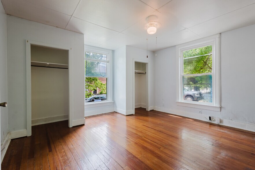 More Photos Of , Lexington Specialty For Sale