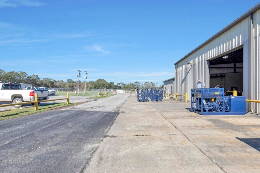 More Photos Of 200-251 Rousseau Rd rd, Youngsville Warehouse For Sale