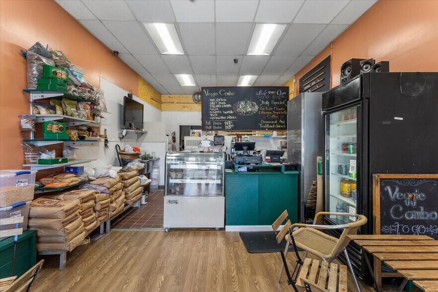 More Photos Of 498 25th St, Oakland Apartments For Sale