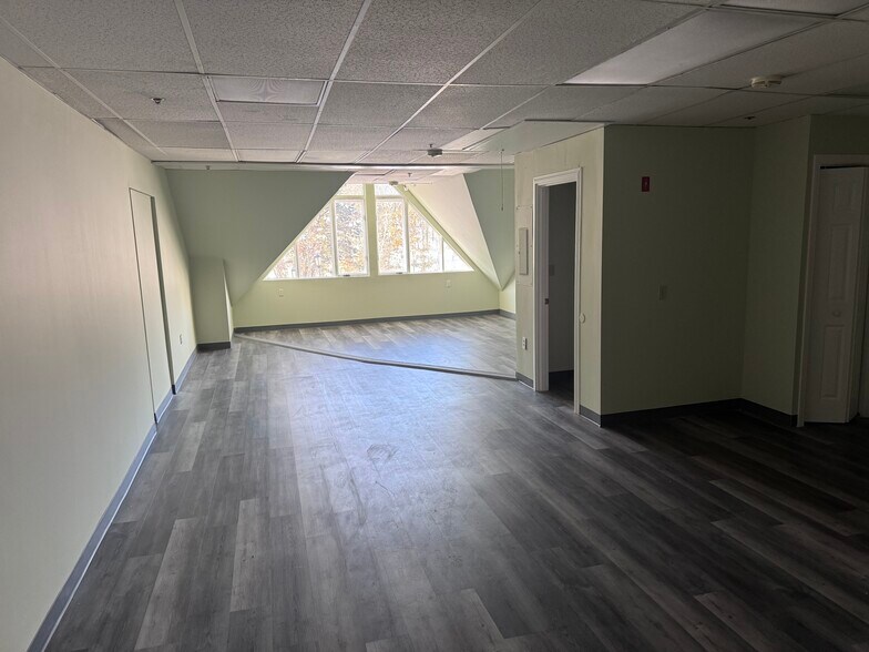 More Photos Of 1461 Hooksett Rd, Hooksett Storefront Retail Office For Lease