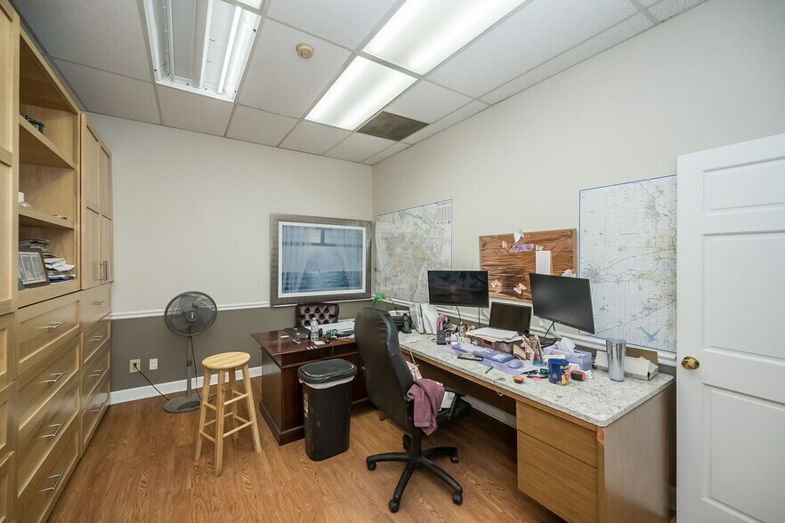 More Photos Of 3444 N Lindbergh Blvd, Saint Ann General Retail For Sale