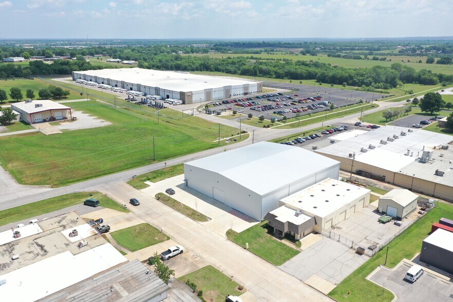 More Photos Of 1201 E Houston St, Broken Arrow Refrigeration Cold Storage For Sale