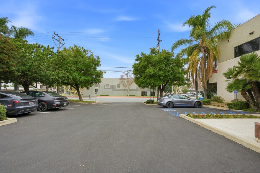 More Photos Of 910 N Amelia Ave, San Dimas Office For Lease