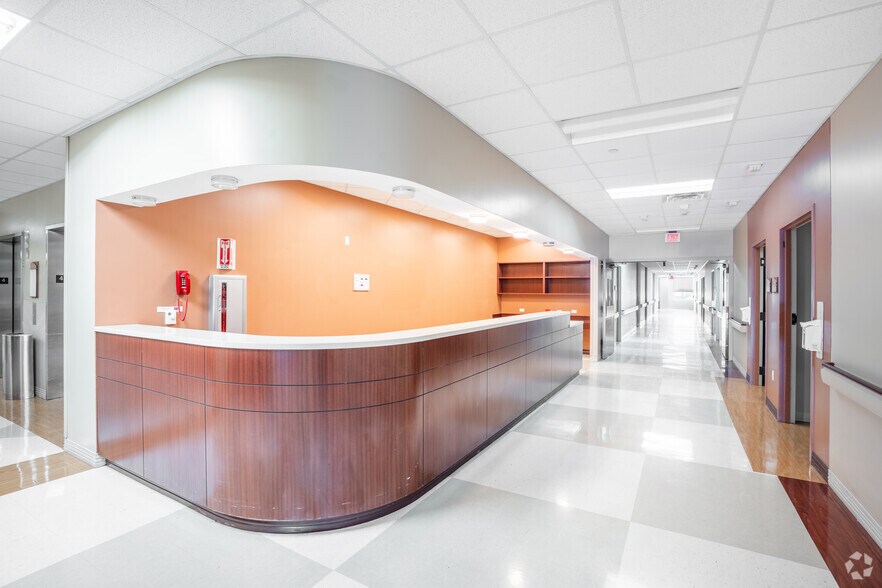 More Photos Of 1800 W 26th St, Houston Medical For Lease