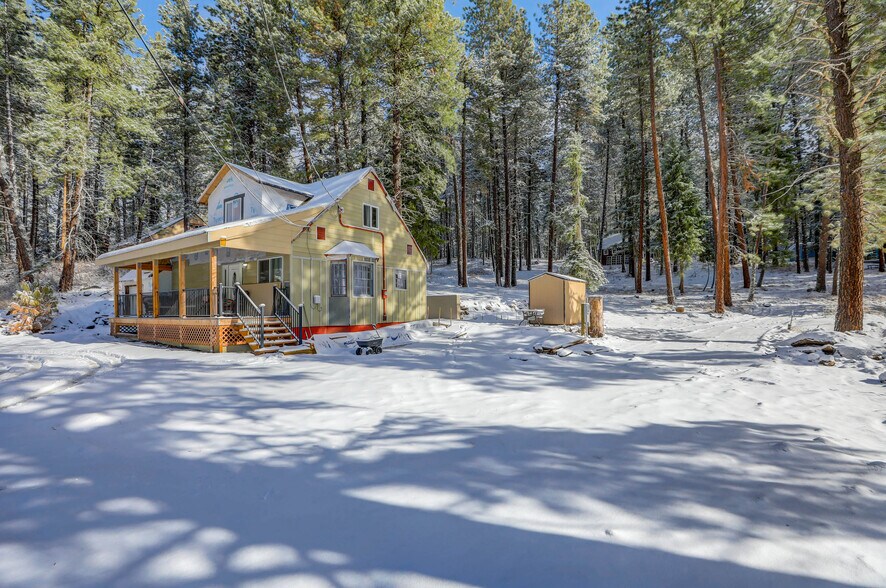 More Photos Of 305 N 3rd St, Mccall Freestanding For Sale