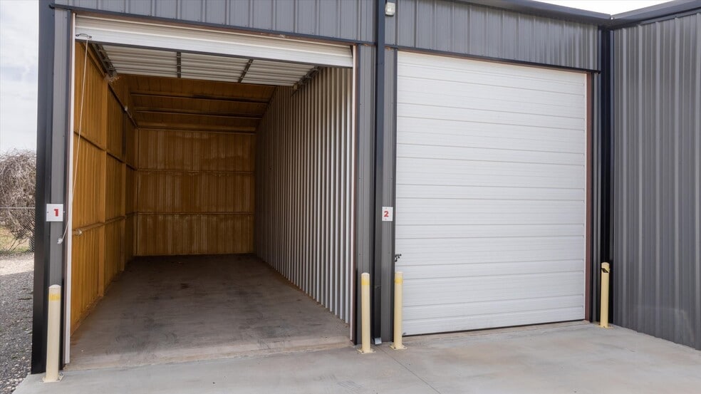 More Photos Of 3631 Fall Creek Hwy, Granbury Self Storage For Sale