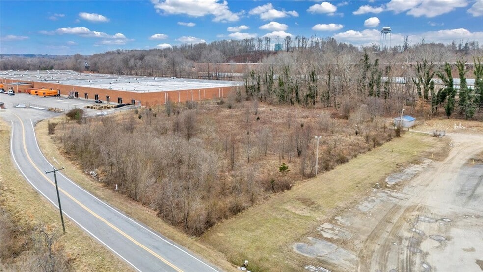 More Photos Of 650 Frith Dr, Ridgeway Manufacturing For Lease