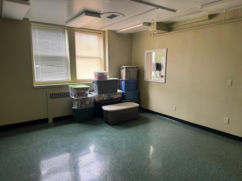 More Photos Of 45 School St, Houlton Office For Lease