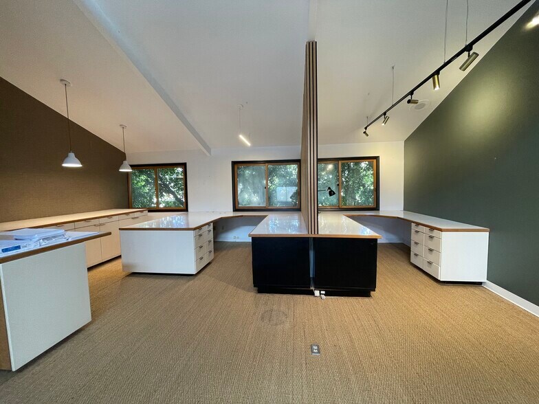 More Photos Of 2482 Newport Blvd, Costa Mesa Loft Creative Space For Lease
