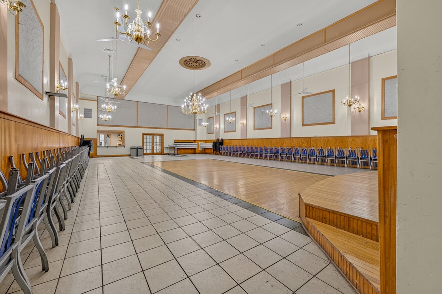 More Photos Of 521 Front St, Catasauqua Storefront Retail Residential For Sale