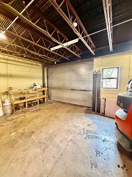 More Photos Of 3090 SW 8th St, Miami Freestanding For Lease
