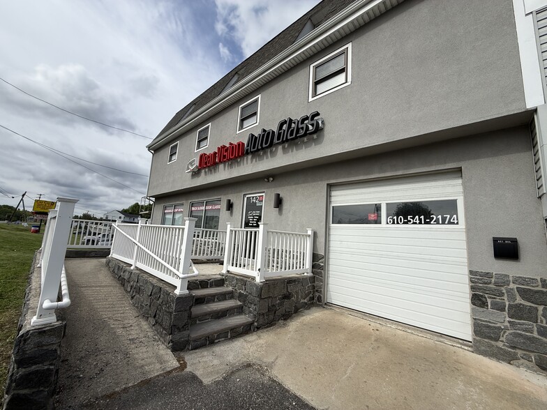 More Photos Of 142 Wilmington W Chester Pike, Chadds Ford Storefront For Lease