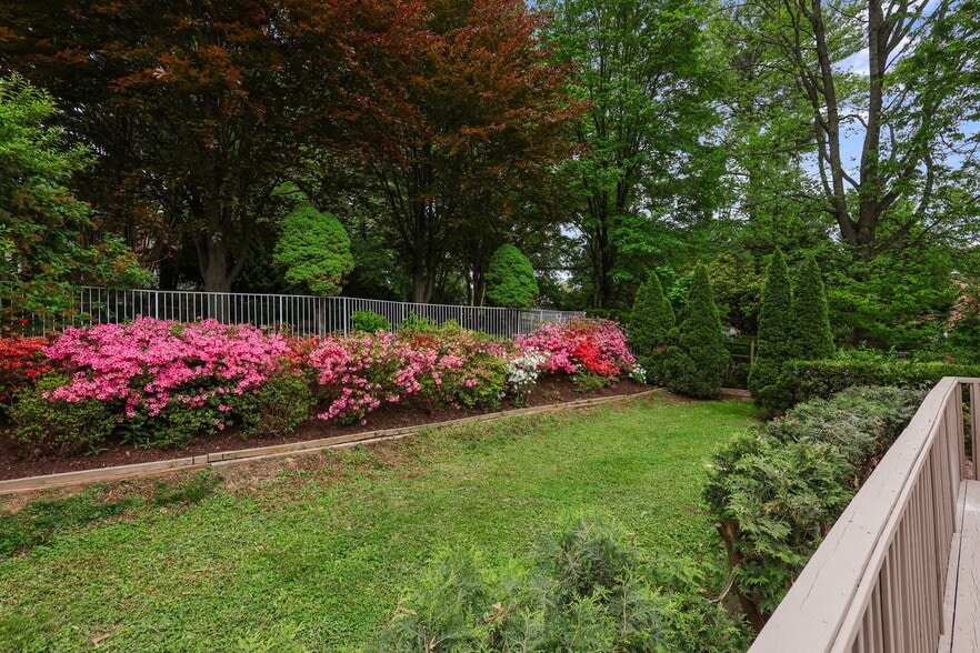 More Photos Of 9725 Lookout Pl, Gaithersburg Healthcare For Sale