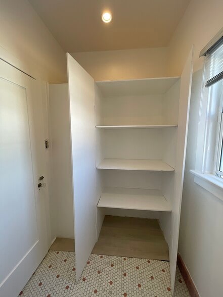 More Photos Of 418-420 N Larchmont Blvd, Los Angeles Office For Lease