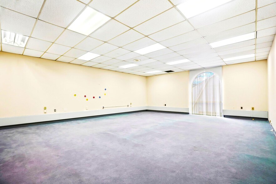 More Photos Of 1300 Hamilton Ave, Trenton Bank For Sale