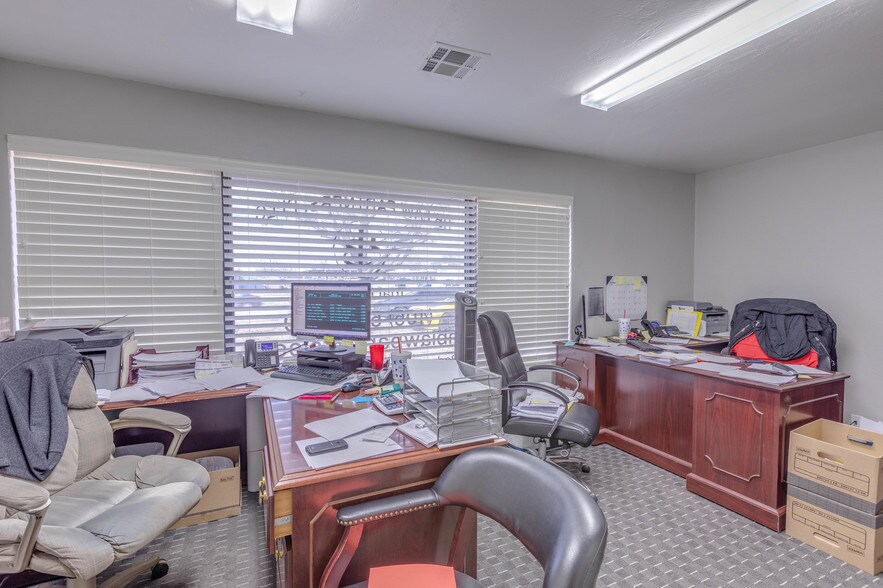 More Photos Of 1035 S Berry Rd, Norman Office For Sale