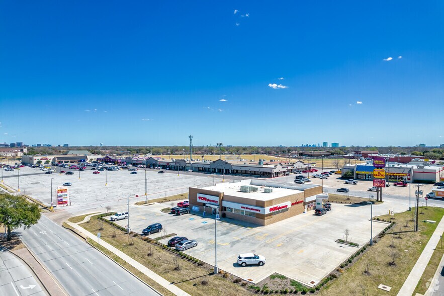 More Photos Of 2702 Valwood Pkwy, Farmers Branch Drugstore For Sale