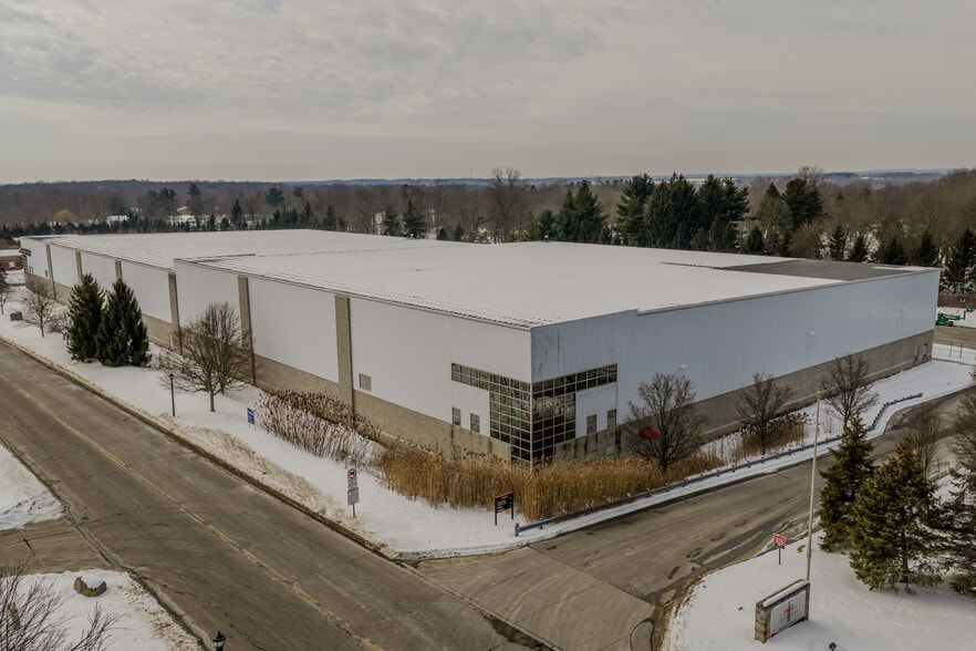 More Photos Of 8295 Bavaria Dr, Macedonia Distribution For Lease