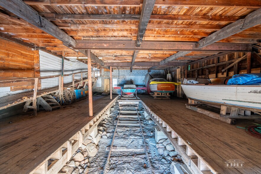 More Photos Of 2272 Main St, Essex Marina For Sale