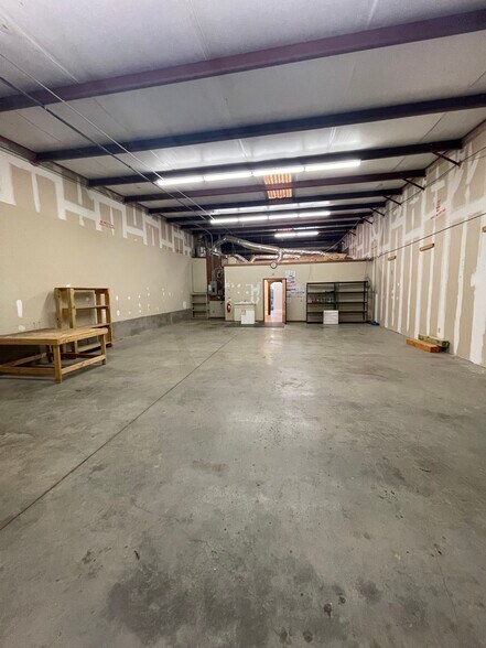 More Photos Of 4250 Keith Bridge Rd, Cumming Light Manufacturing For Lease