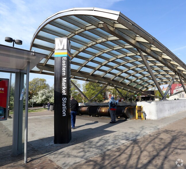 More Photos Of 531 8th St SE, Washington Restaurant For Lease