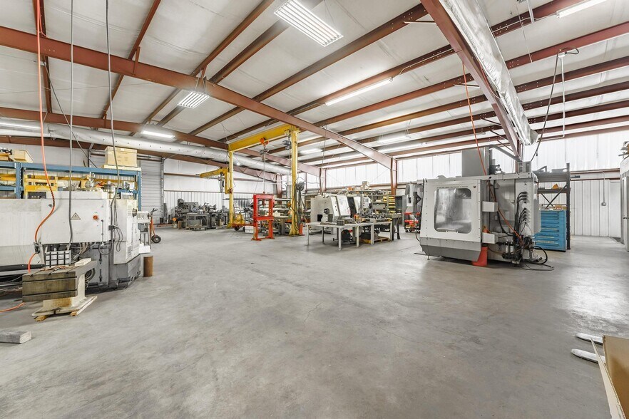 More Photos Of 12182 Peach Orchard Rd, Bentonville Warehouse For Sale