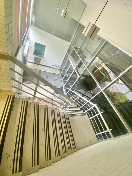 More Photos Of 1308 Boston Ave, Nederland Bank For Sale