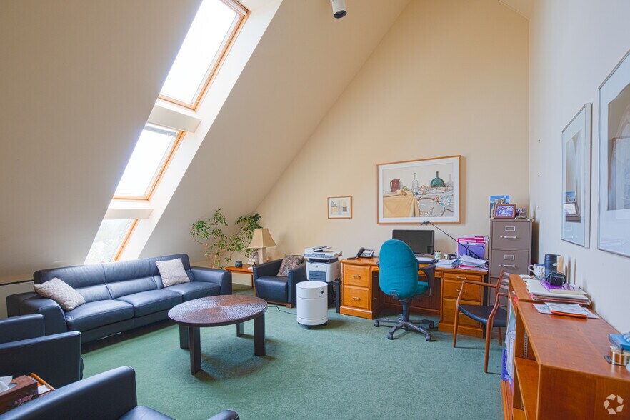 More Photos Of 10 Langley Rd, Newton Office For Sale