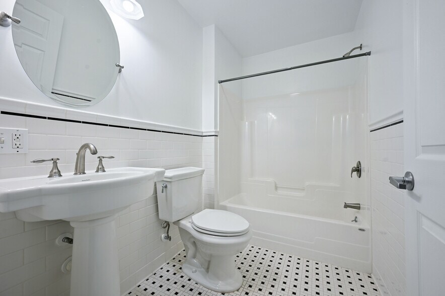 More Photos Of 56 Main St, Stamford Hotel For Sale