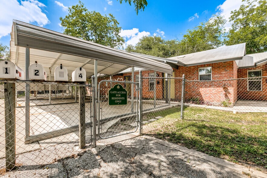 More Photos Of 215 Eleanor Ave, San Antonio Multifamily For Sale