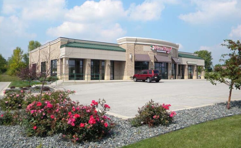 More Photos Of 1853-1871 N Casaloma Dr, Appleton Unknown For Lease