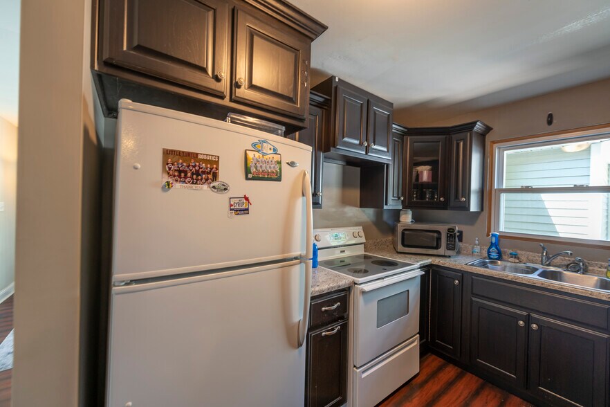 More Photos Of 102 N Park Dr, Columbia City Office For Sale