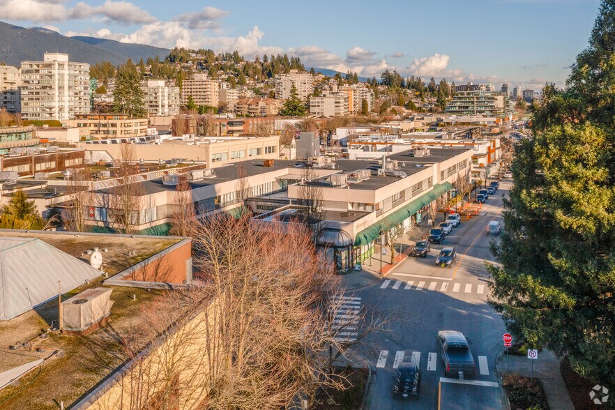 More Photos Of 1571 Bellevue Av, West Vancouver Office For Lease