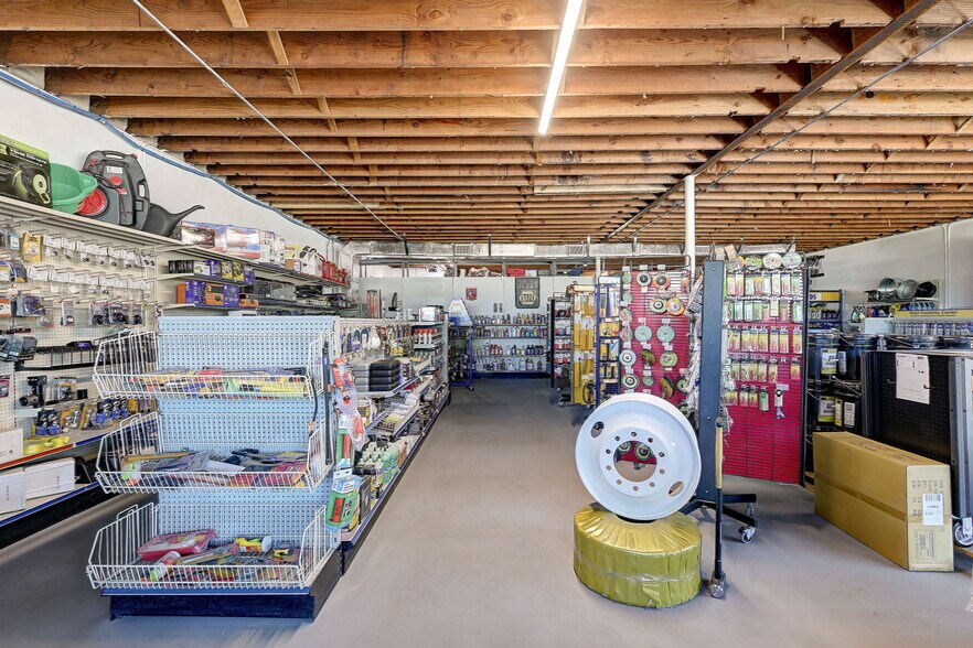 More Photos Of 519 Delaware Ave, Fort Pierce General Retail For Lease