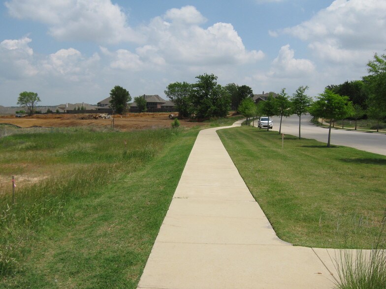 More Photos Of 151 Ridge Point Pky, Keller Freestanding For Lease