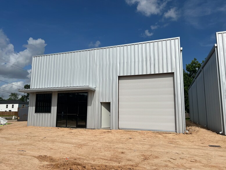 More Photos Of 8214 Homestead Rd, Houston Unknown For Lease