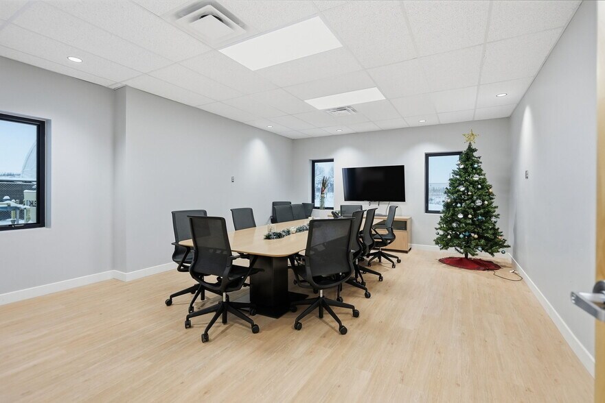 More Photos Of 224 Robot St, Vars Warehouse For Sale