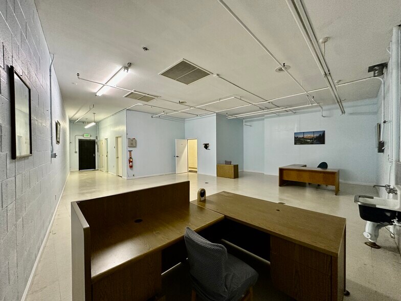 More Photos Of 6224 Fresno Ave, Richmond Office For Lease