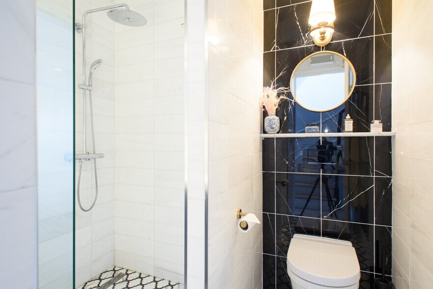 More Photos Of 62 Wyckoff St, Brooklyn Hospitality For Sale