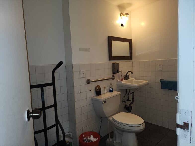 More Photos Of 13540 39th Ave, Flushing Apartments For Sale