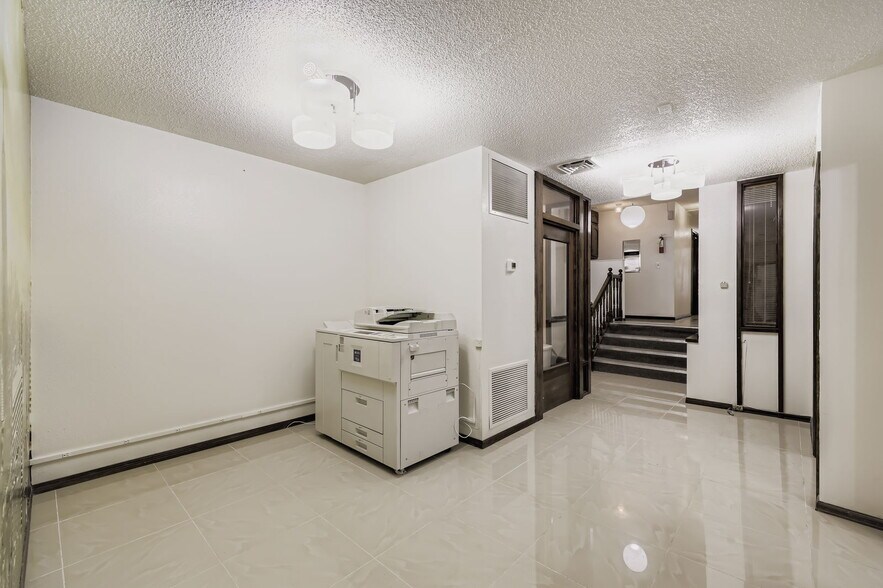 More Photos Of 4219 S Broadway, Englewood Medical For Sale